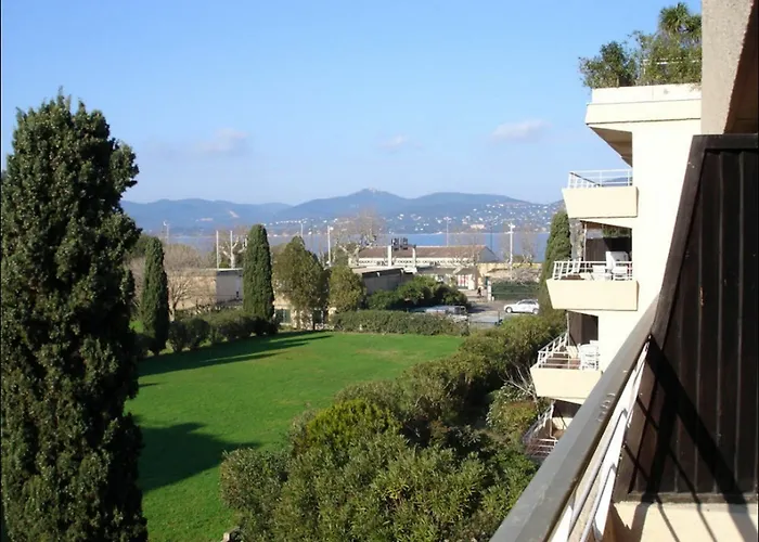 Studio In Saint-Tropez, With Wonderful Park View, Terrace, Pool Access