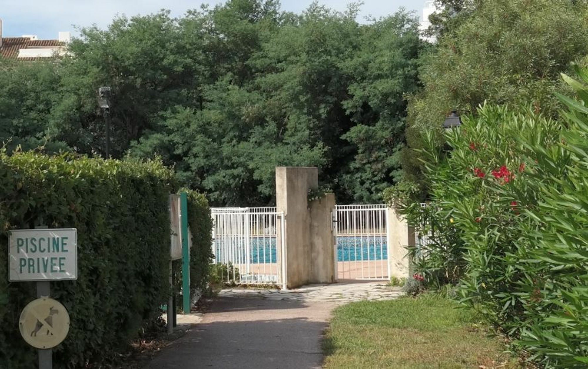 In Saint-tropez, With Wonderful Park View, Terrace, Pool Access Apartment