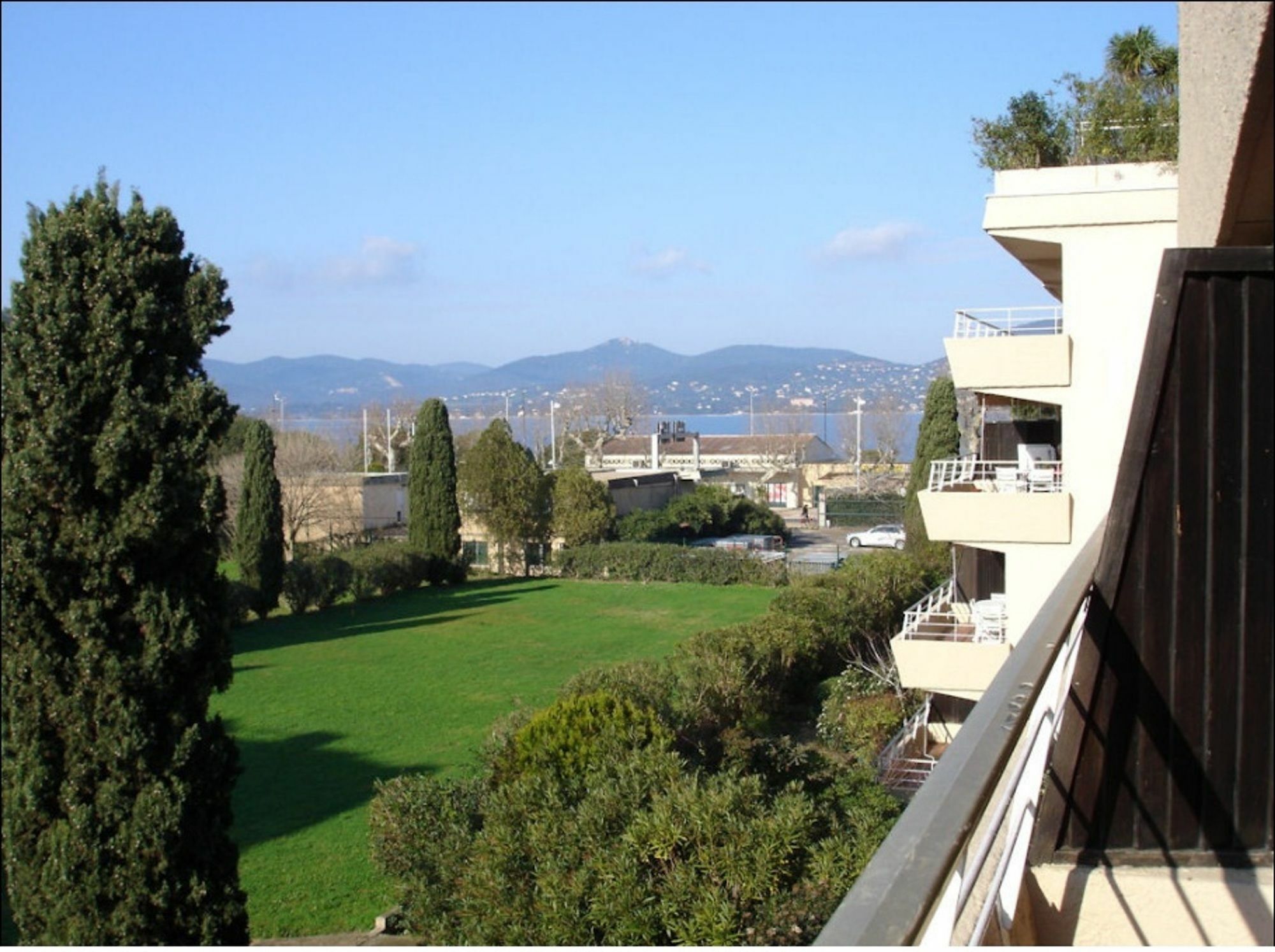 Apartment In Saint-tropez, With Wonderful Park View, Terrace, Pool Access